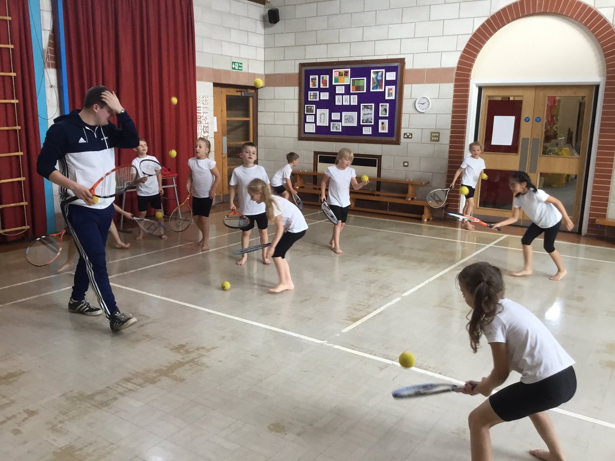 GooleTennis's tweet photo. On Tuesday Boothferry Primary received taster sessions from Goole TC coaches Steve Turnbull and Steve Anderton. The Children learnt new handeye skills and racket skills during their sessions, and tried really hard during all sessions.
We hope to see more Children taking up Tennis https://t.co/sR4fzFDhzG
