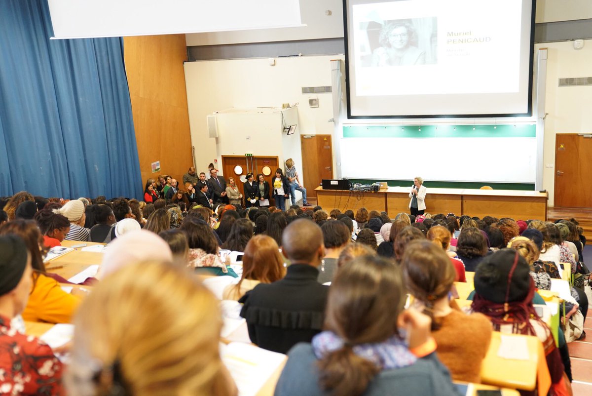 onepoint's tweet photo. .@murielpenicaud Ministre du travail prend la parole lors de l’ouverture du bootcamp #womenindigital @SocialBuilder dont nous sommes partenaire : «Mesdames, le numérique, levier d'emploi et d'avenir, n'est pas réservé aux hommes. Vous avez raison d'être là et de vous en emparer». https://t.co/8D994M9GrG