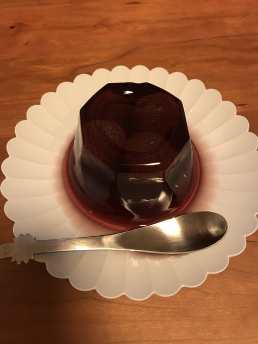 一つ歳を重ねました🎂🎈
年々体力の衰えをかんじますが大病していた20半ばに比べたら元気!!
また1年がんばります🥳
コンビニに行ったらケーキ売り切れだったのでゼリーを🤗🍇 