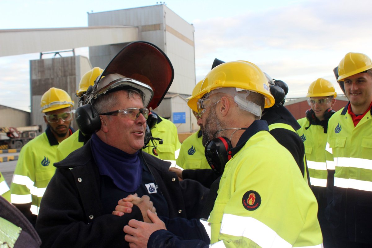 READ | Summer signings given insight into Rotherham history in Liberty Speciality Steels tour.

Paul Warne joined the 12 summer arrivals behind the scenes at the local steel works site recently.

Read more here.⬇️

#rufc | #ForeverTogetherForeverProud 

themillers.co.uk/news/2019/octo…