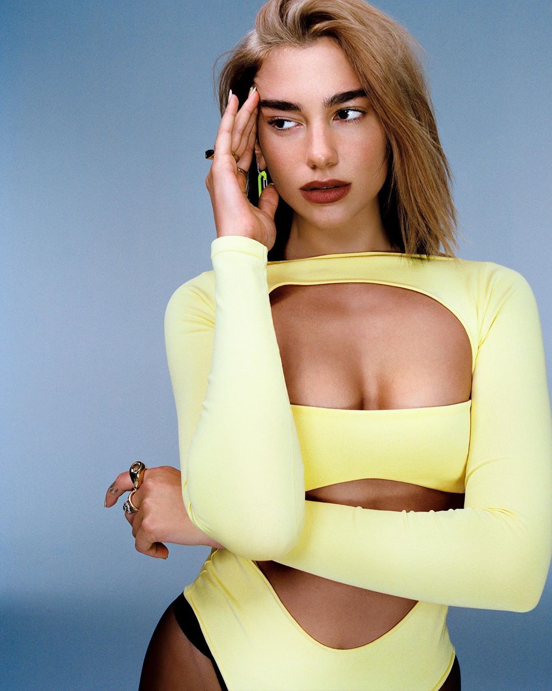 DUA LIPA on X: 4 DAYS TILL #DontStartNow !!!! And im so excited to  announce that I will be performing at the @mtvema s this 3rd of  November!!! See you in Seville