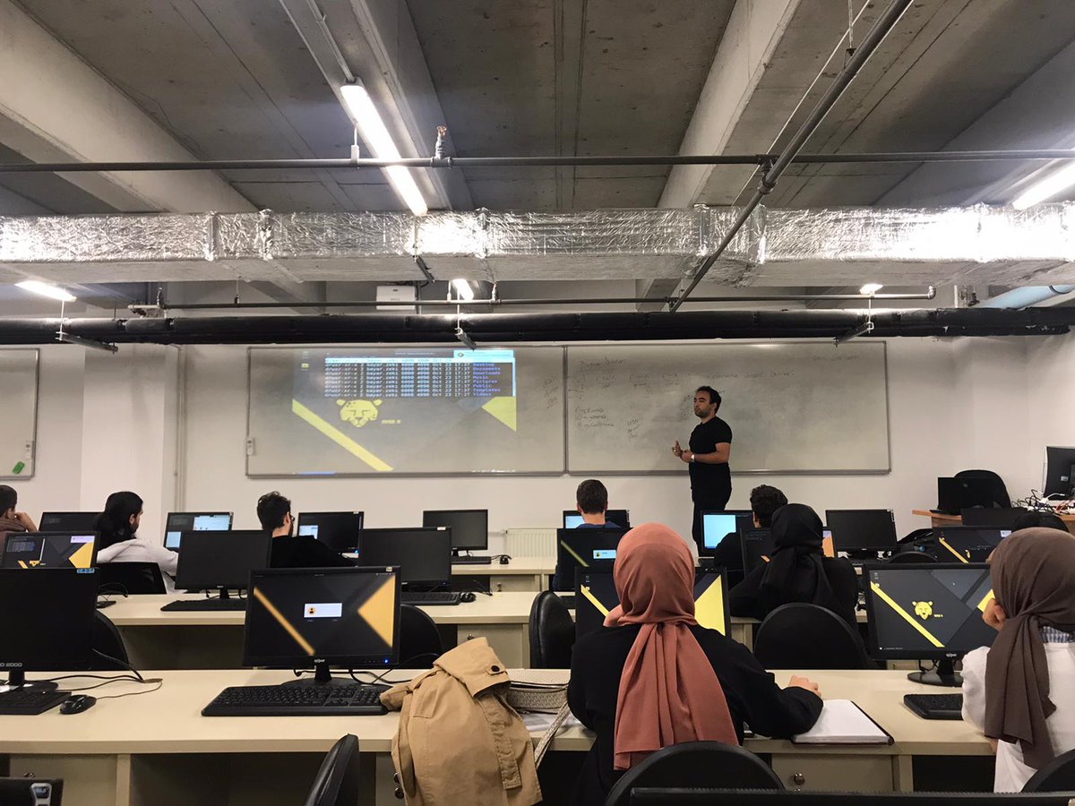 Milli işletim sistemimiz Pardus'u, üniversitemiz bünyesindeki Türkiye'nin ilk Pardus Laboratuvarı'nda 2 gün süren
 GNU/Linux Eğitimimizde anlattık. İlgi ve alakalarından ötürü üniversitemiz öğrencilerine teşekkür ederiz. <a href="/TubitakUlakbim/">TÜBİTAK ULAKBİM</a> <a href="/adammehmetBulut/">Mehmet BULUT</a> @ahmetbicerdev @zekiabayar