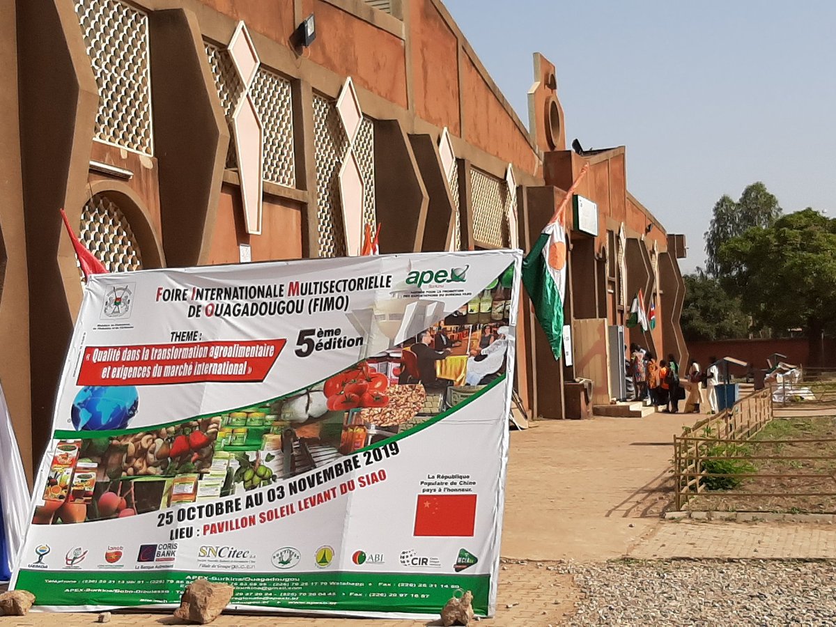 Agriterra a été invité aujourd'hui dans la Foire Internationale Multisectorelle de Ouagadougou (FIMO), organisé par CBI du Ministère des Affaires Étrangères des Pays Bas et APEX (Agence pour la Promotion des Exportation du Burkina Faso). Discussion panels et exposition <a href="/Agriterra/">Agriterra</a>