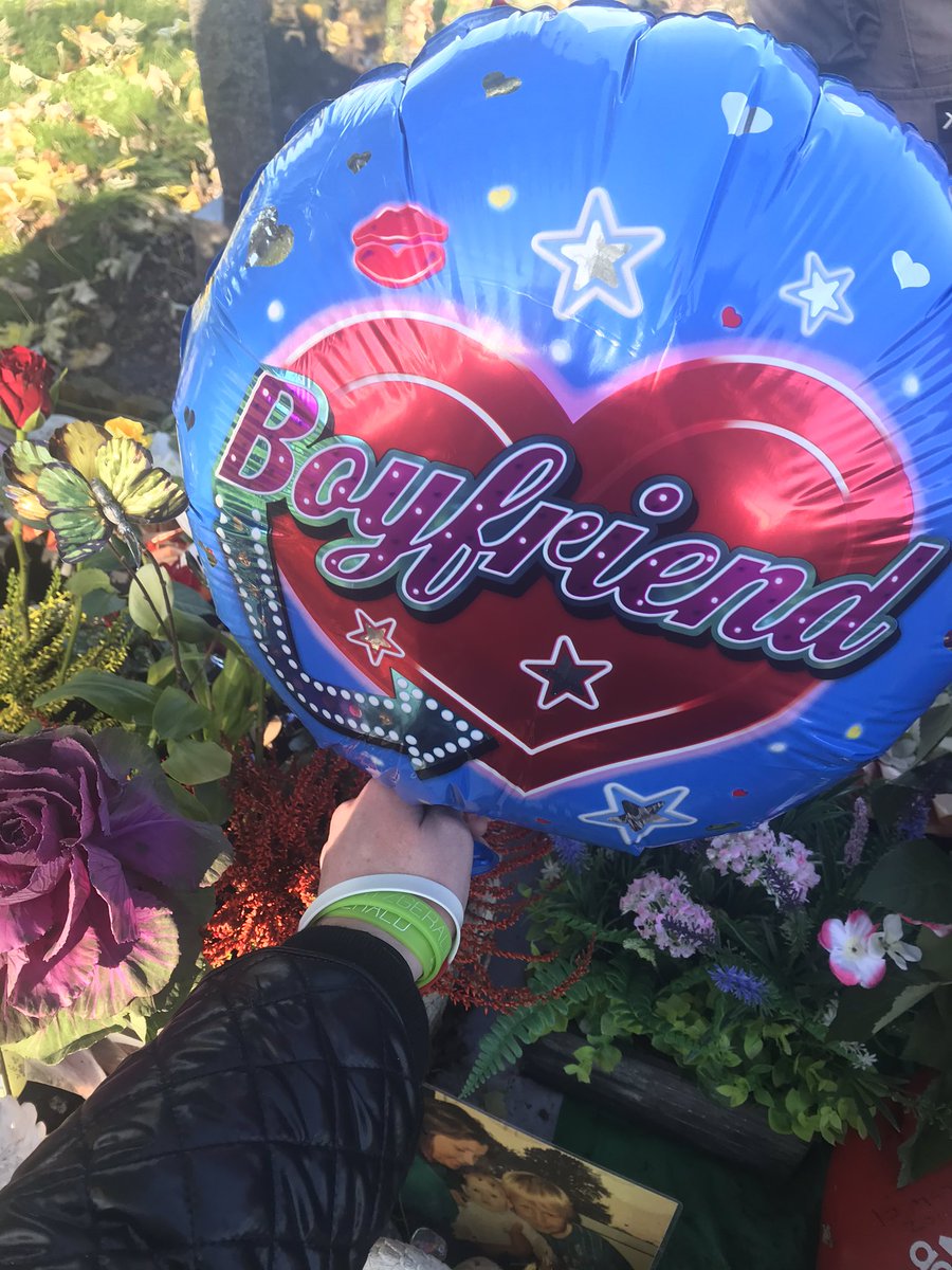 justiceforsean1's tweet photo. #JUSTICEFORSEANY #birthday #32ndbirthday #27/10/2019
#happybirthday #wemissyou #takenfromus #wecelebrateinhonour #seanfitzgerald #seany #32 #coventry #uk #midlands #firstbirthdayinheaven https://t.co/E9XsiWPU9k