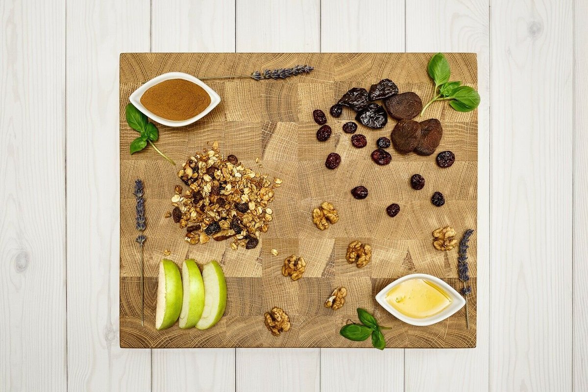 lobzowstolarnia's tweet image. Das #Küchenbrett wurde aus massivem und hochwertigem Holz 🌳 hergestellt. Alle Bretter können mit Lebensmittel 🍊🥦🍠🍞🍜🍵🍿 in Berührung kommen😉 
🔍ebay.de/itm/3239494908…
#Holzbrett #Eichenholz #Schneidebrett #Handgemacht