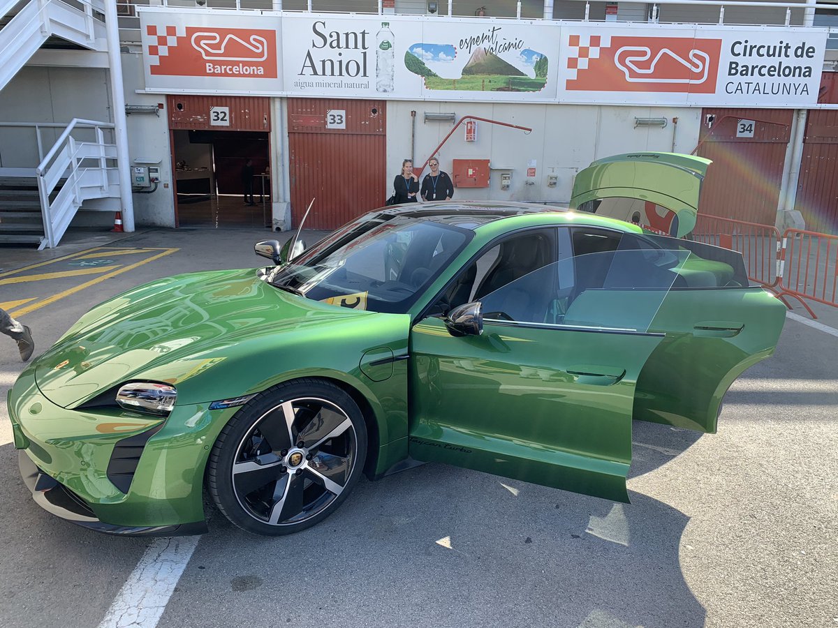 psc1971's tweet image. #taycan