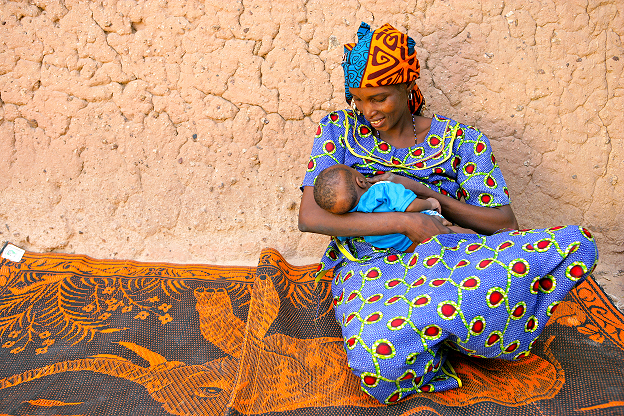 1000Days's tweet photo. In the #First1000Days, a mother’s health impacts her child's.

When women are healthy &amp; well-nourished, their children benefit – earning on average 25% more than those w/o proper nutrients early in life, helping break the cycle of poverty &amp; malnutrition. https://t.co/BUwCJb51ED
