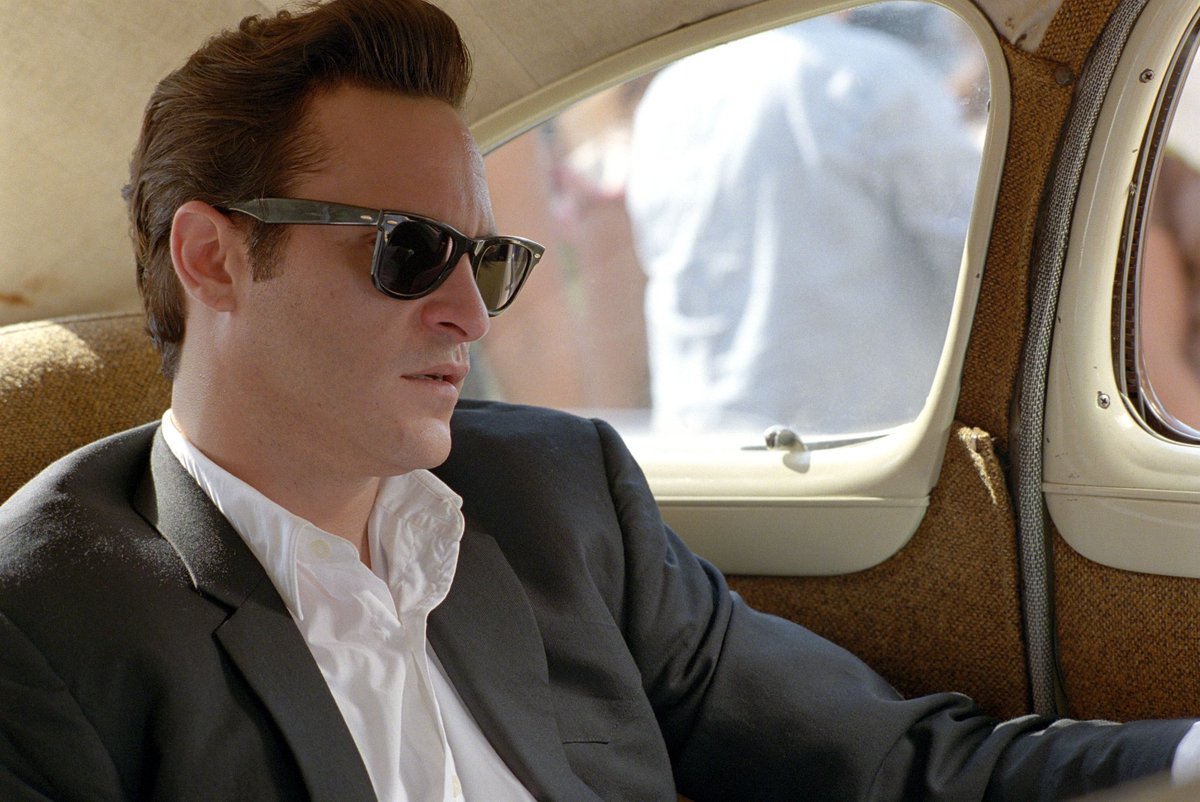 Gibboanxious's tweet image. #HappyBirthday to Joaquin Phoenix (45)
his top 10 movies are:

10. You Were Never Really Here
9. To Die For
8. Joker
7. The Master
6. Buffalo Soldiers
5. The Village
4. Walk the Line
3. Her
2. Hotel Rwanda
1. Gladiator
#Commodus #ArthurFleck