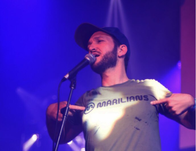 Marilians_Mgzn's tweet photo. Cómo no parar de bailar con Delafé. Crónica completa en https://t.co/qXrMBnAoJo
.
.
.
#delafe #marilians #mariliansmagazine #mariliansrecords #emerge #conciertosmadrid #indie #indiemusic #musica #music #musicaendirecto #fotografiadeconciertos https://t.co/VgaBT0lKjg