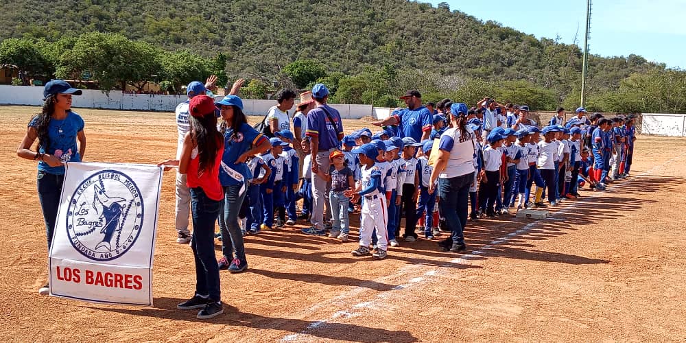 mari_velasquez's tweet photo. Inauguración Criollitos de Venezuela #Carapacho #MunicipioDíaz #NuevaEsparta @pinfantea @DanteRivasQ @dcabellor @NicolasMaduro https://t.co/2WyTUReTJr