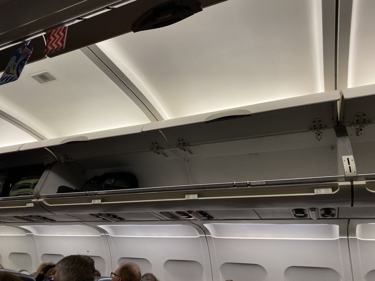 jkells5's tweet photo. @AmericanAir Made me check my bag and here’s what I’m sitting next to. 😡 https://t.co/JjWS5VEkf0