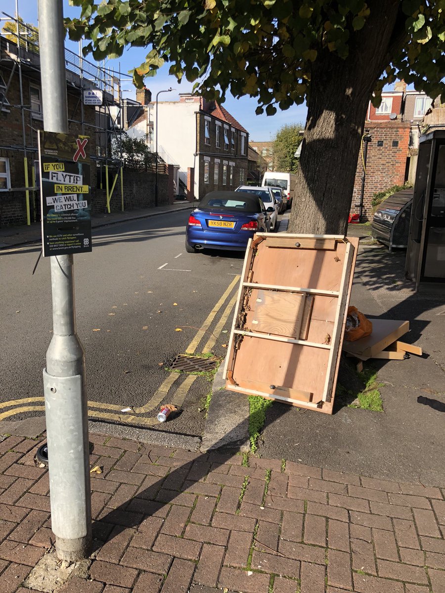 Johannabotta's tweet photo. Why even bother with the flyer if you never enforce it? @BrentCustServ @Brent_Council ? #dirtybrent #keepbrentclean https://t.co/E7Mjnrb8mP