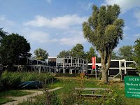 Vorige week is de zonnewering vervangen en zijn er airco's geplaatst in de vergaderzalen op de eerste verdieping. Voor een nog aangenamer verblijf! #vergaderen #meetingroom #upgrade #vergadereninhetgroen