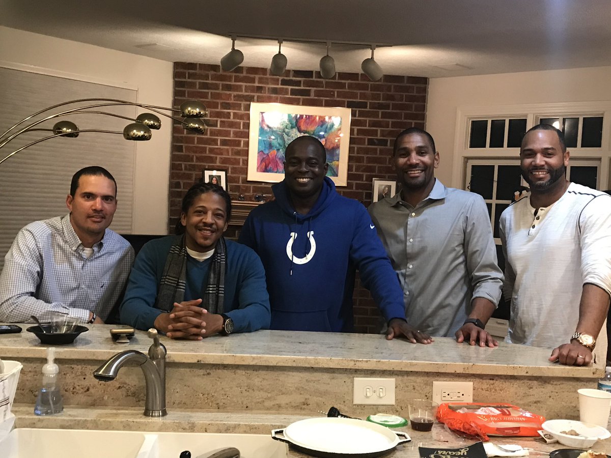 LaVall_Jordan's tweet image. These guys... 🤦🏾‍♂️. Great to catch up! Happy 40th J! #1997RossHall #Unit7 #Dawgs4Life