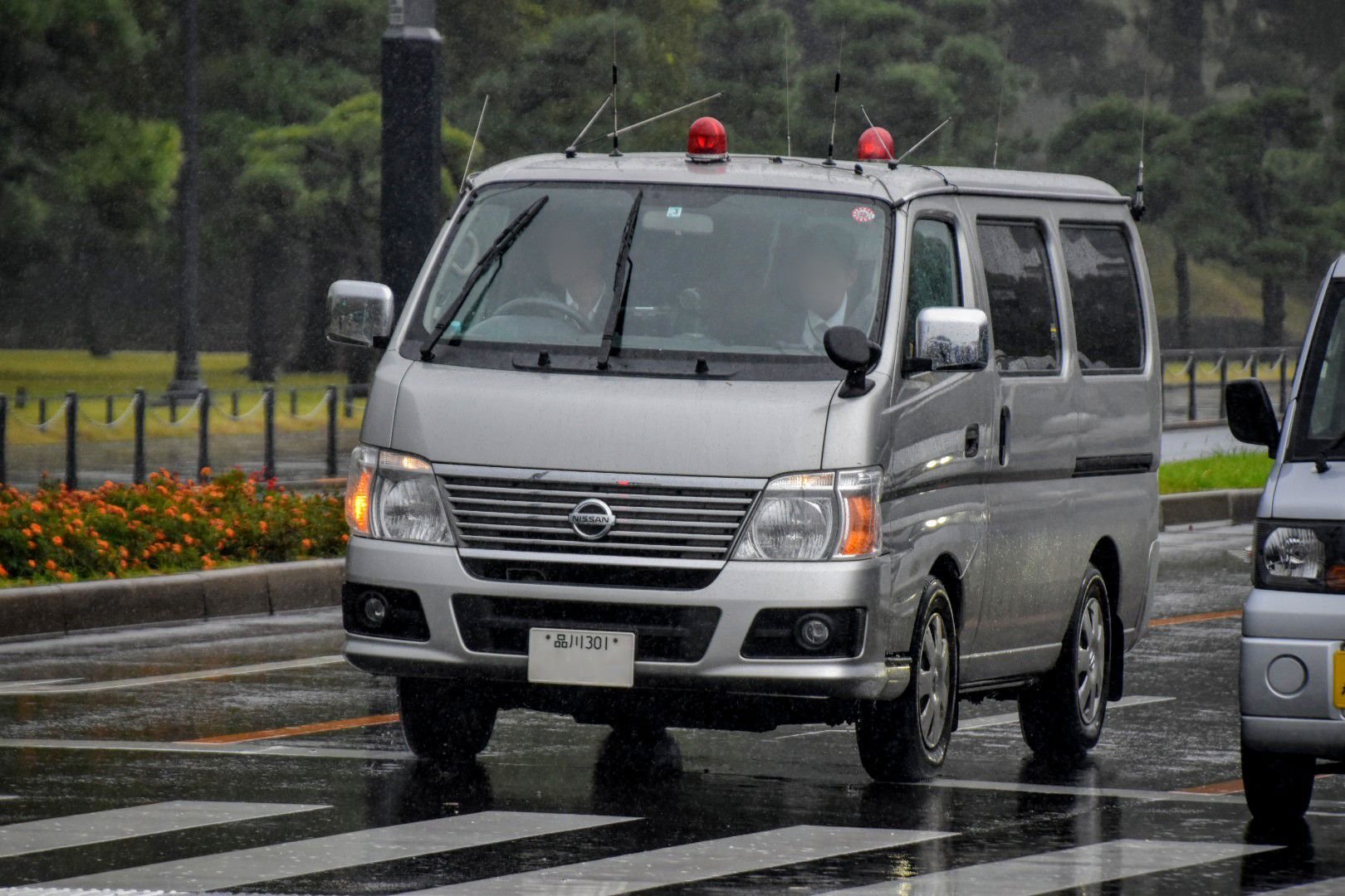 1/43 日産 キャラバン (E25) 2012 警察本部警備部無線車両 株式