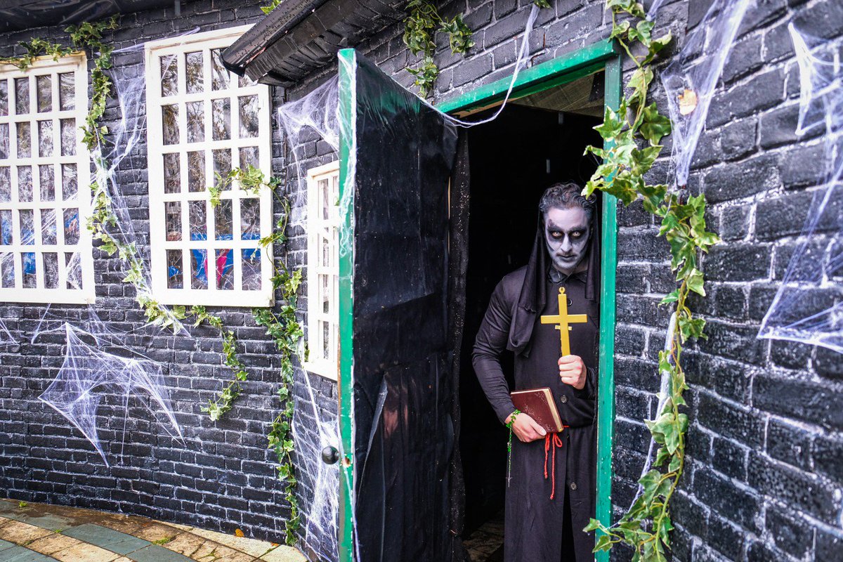 Good morning #spookysouthport we are waiting 💀#trickortreat

🧟‍♀️ 11am - 3pm 
🎟️ Free Entry 

#spookysouthport #southporttime #halloween