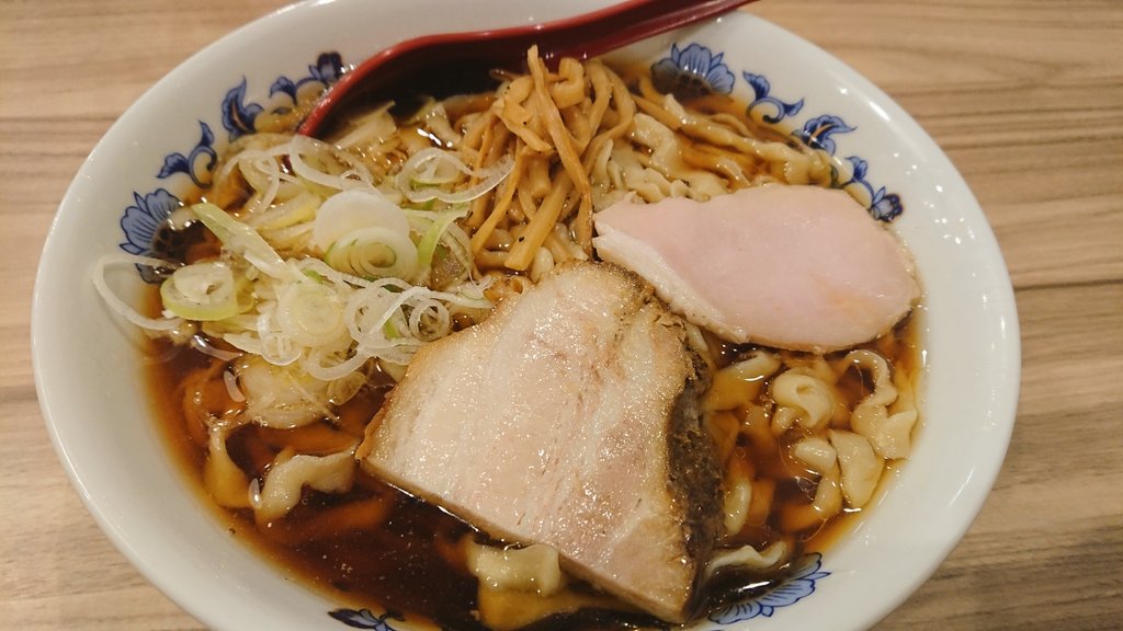 くじら食堂醤油ラーメン