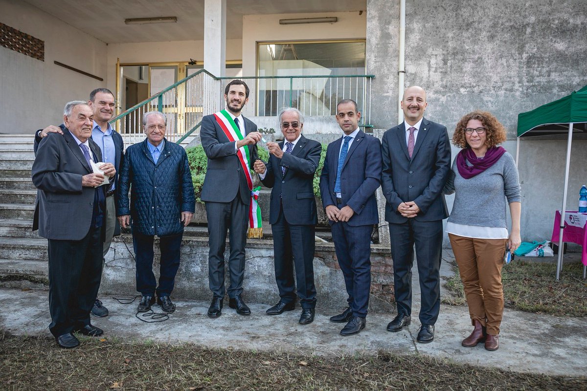 Sabato #26ottobre sono iniziati i lavori di recupero dell'ex scuola San Cristoforo a #Cesena: al suo posto sorgerà una struttura unica in #Italia, un centro dove somministrare medicine integrative a favore del malato oncologico. #Romagna