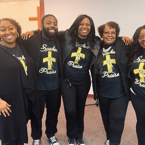 Monique21059740's tweet photo. SP AT IT AGAIN, FOR THE ONE TIME!
#SPOKENPRAISE#MICHAELDIXON#BACKGROUNDSINGINGALLNIGHT#28SONGSSTRONG!LOL https://t.co/WsA9fgvVkH