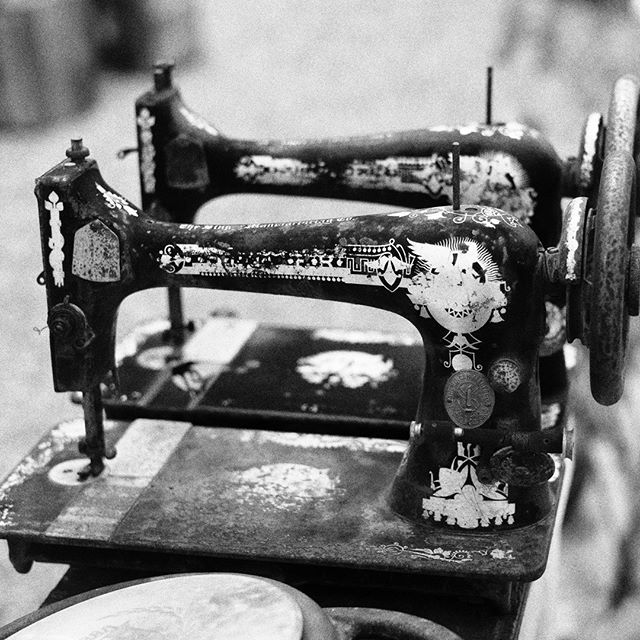 Want, Got, Need, or Leave? Let us know!! ⬇️⬇️⠀⠀
⠀
#letusknow #sewingmachine #sewing #sewcialists #creatives #isew #lovetosew #artoftheday #sewingpic #fashiondiy #williamgeeloves #haberdashery #sewingbee #monochrom #blackandwhite #singersewing #gbsb