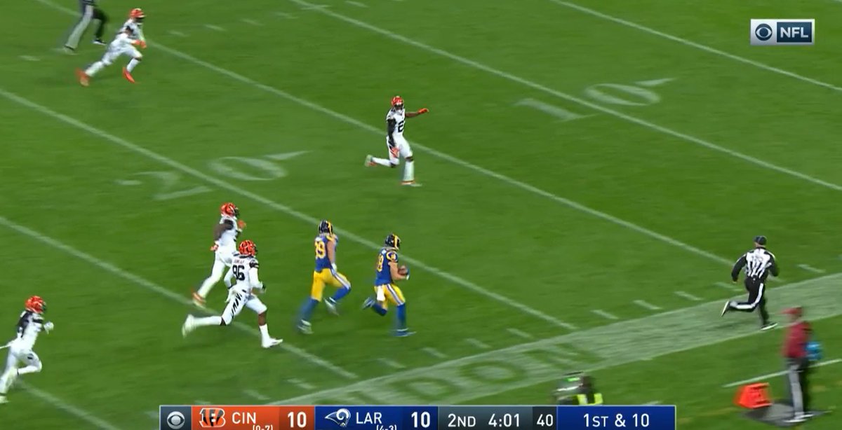 crossroadsffp's tweet image. It's at this point the CB pulls up for whatever reason and then gets beat to the pylon for a TD. 🤦‍♂️
#badangles #badbengals