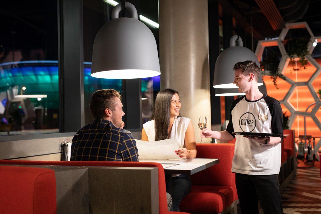 RadissonREDGla's tweet photo. Looking for a place to grab a glass of wine, bite to eat and some live music to get you ready for the concert tonight? OUI got you babe🎙️⁠
⁠
#OUISessions tonight 5pm - 7pm and 10.30pm - 12pm ⁠
⁠
#RadissonREDGlasgow https://t.co/iiXeVf9cMn