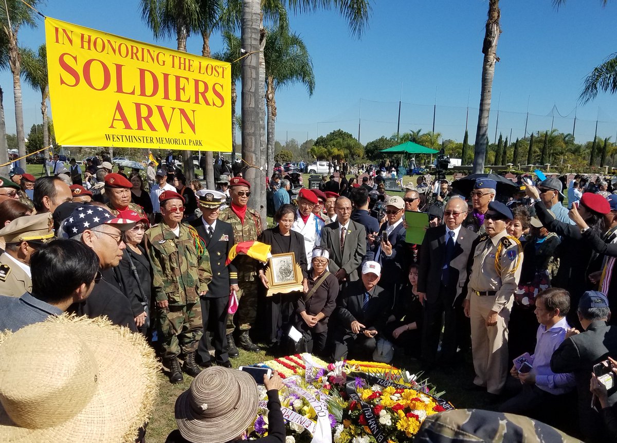 SECNAV Spencer, Jim Webb Honor Lost South Vietnamese Soldiers in California Ceremony - USNI News news.usni.org/2019/10/28/sec…