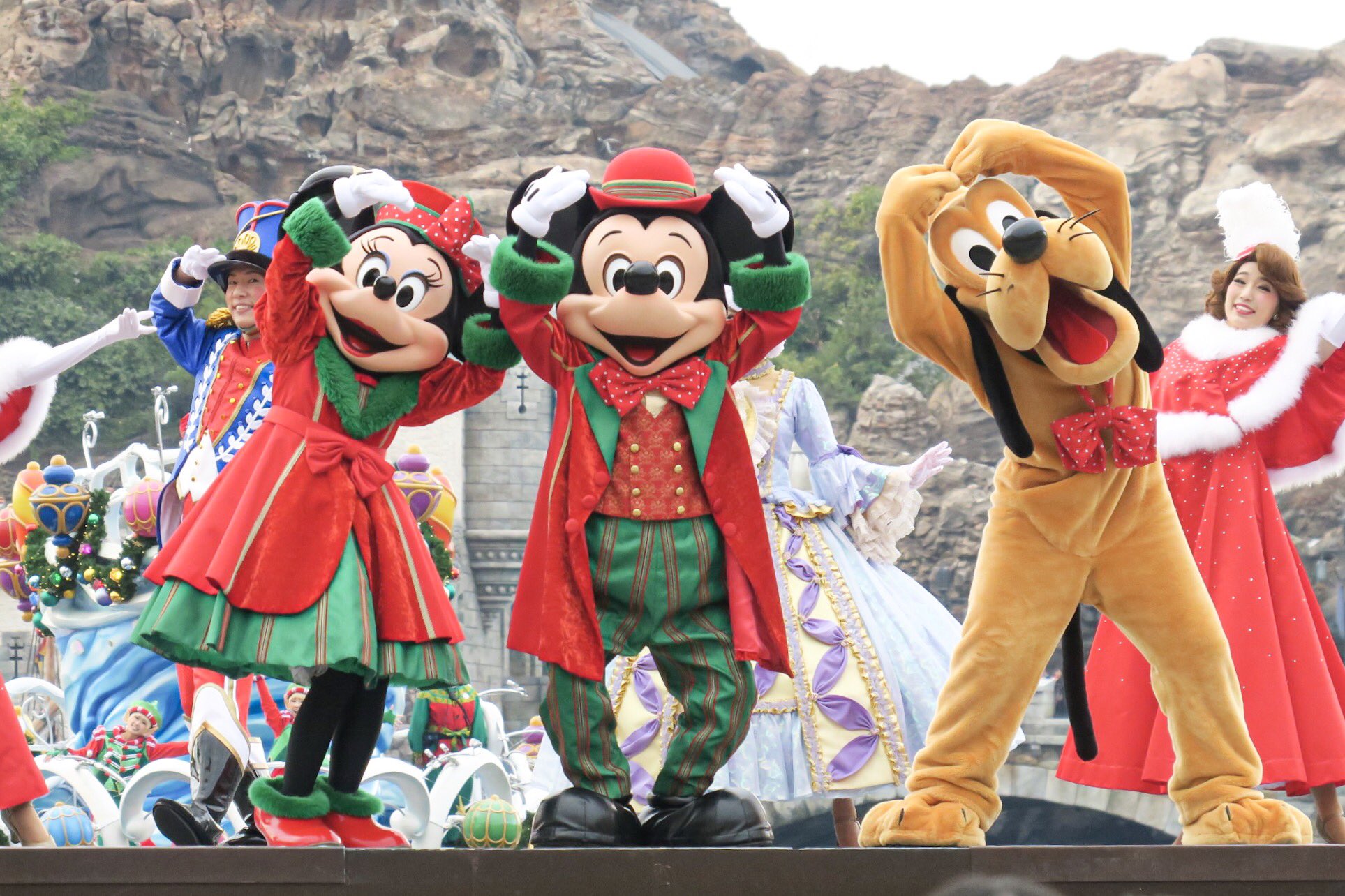 つっちー Dあか もうすぐディズニークリスマス クリスマスといえば やっぱりパフェクリが好きだった ミキミニプルの3人 が揃ってポーズ 可愛かった W ディズニーシー パーフェクトクリスマス ミッキー ミニー プルート T Co