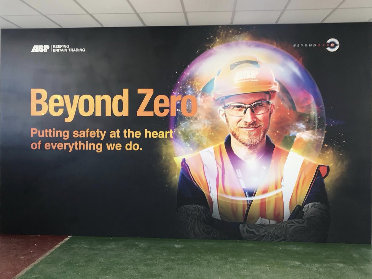 A Onepiece mural printed and installed at ABP Associated British Ports for Tamlyn Creative Limited a design service for businesses based in Southampton.
#associatedbritishports #corporatemurals #businessbranding