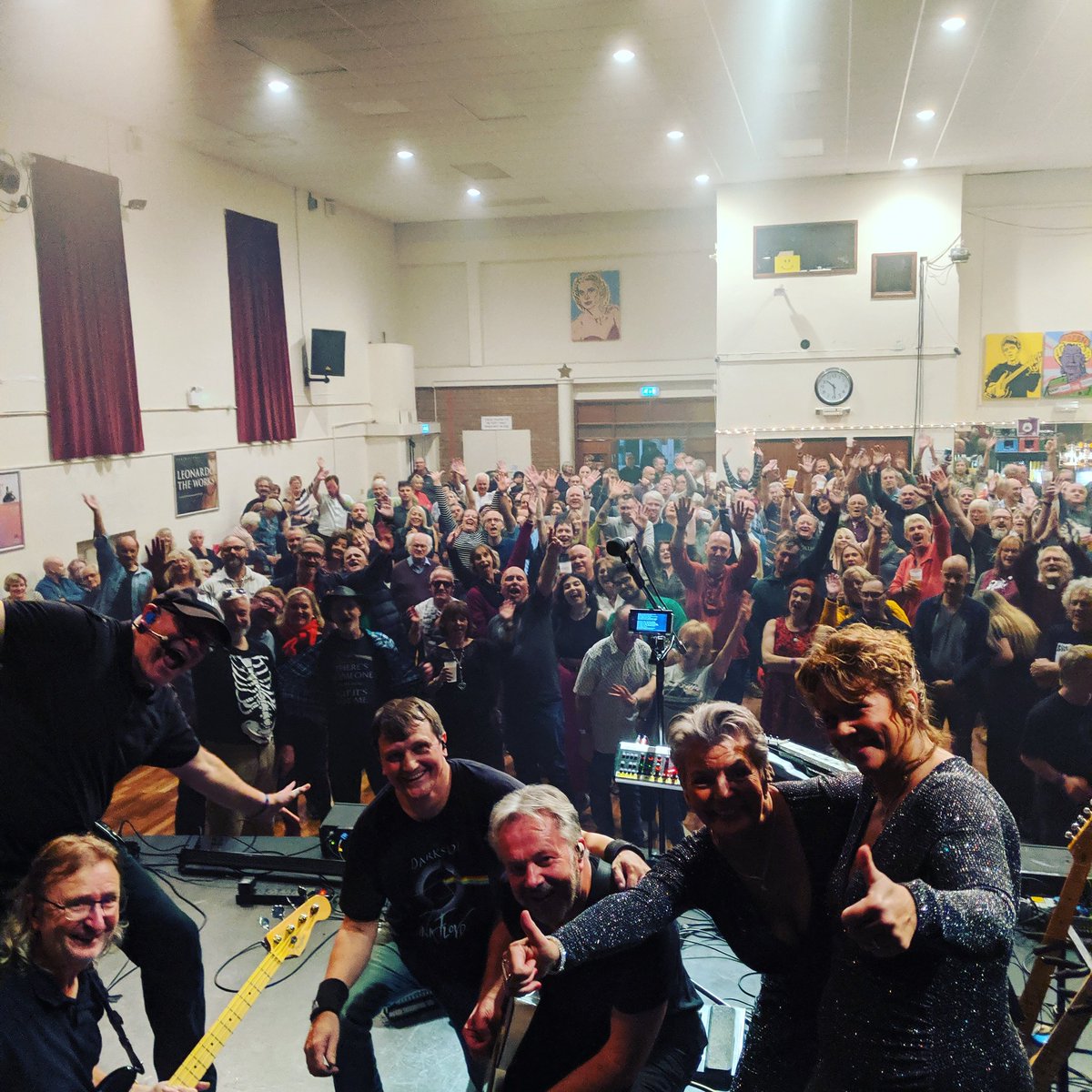 Fabulous packed house <a href="/gatewayseaton/">The Gateway Theatre</a> on Saturday night. A big thanks to everyone who helped spread the word!
<a href="/BridportRadio/">Bridport Radio</a> <a href="/radioexe/">Radio Exe</a> <a href="/whatsondevon/">What's On Devon</a> <a href="/Devon_Events/">Devon Events</a> <a href="/eastdevon/">East Devon District Council</a> <a href="/SeatonTIC/">Seaton Information Point</a> #devon #tdsopf #gig #pinkfloyd #seaton #exetergig