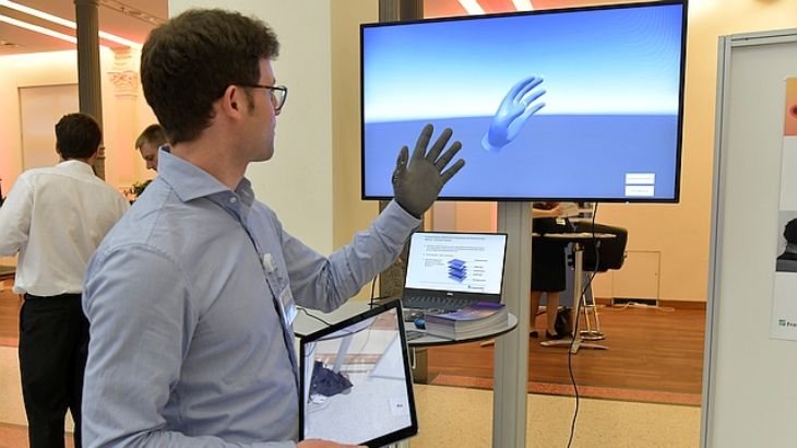 ResearchGermany's tweet image. The future of work offers unparalleled opportunities. From 27-29 Oct German researchers visit @sync_conference in Silicon Valley to meet up with US fellow researchers and discuss collaborations ➡️ research-in-germany.org/the-future-of-…
#FOW1920 #TransatlanticSync @BMBF_Bund 

[Image: M. Lüder]