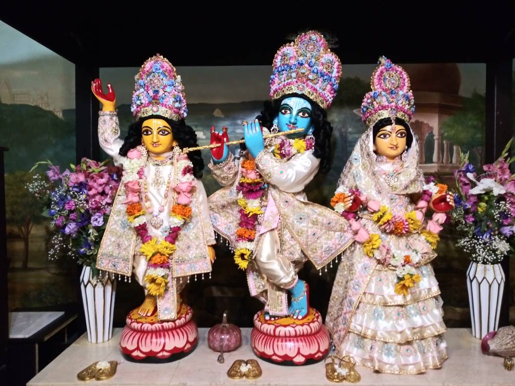 TheSevaAshram's tweet photo. Sri Sri Guru Gauranga Gandharvika Giridhari Jiu https://t.co/KlHigLkZYF