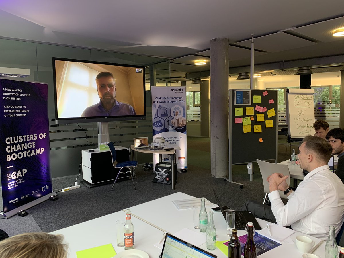AVAESEN's tweet photo. Thanks to our #ConnectedClusters @ClimateKIC we are training the next generation of European #ecosystembuilders #clusters #governments to boost #ClustersofChange! Day3 in #Frankfurt at #theCAP #ClustersofChange #skills #investment and bold #leadership! https://t.co/b8Grll8cHF