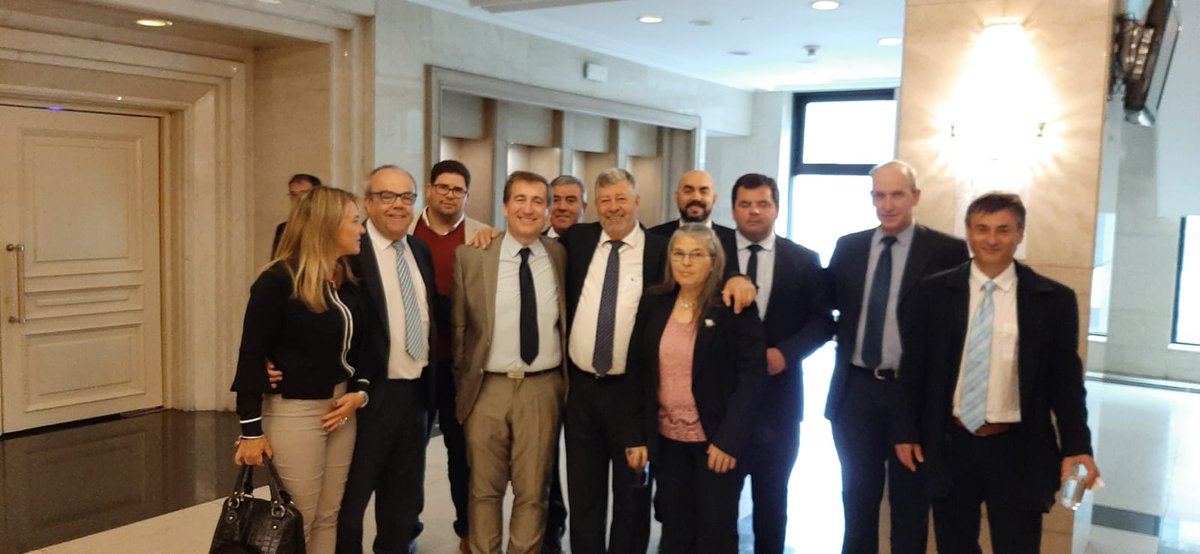 SobreroAndres's tweet photo. El equipo de #LaListadeLuis👍 #Lista12404 con @PlanchonRicardo y @GardiolNapo, nuestros colonienses candidatos a la diputación, acompañando a a @LuisLacallePou en su disertación en los tradicionales almuerzos de @ADMUruguay 
✌ #LoquenosUne
#EsAhora  🇺🇾 #UruguayCambiaContigo https://t.co/YHcQfyLKDs