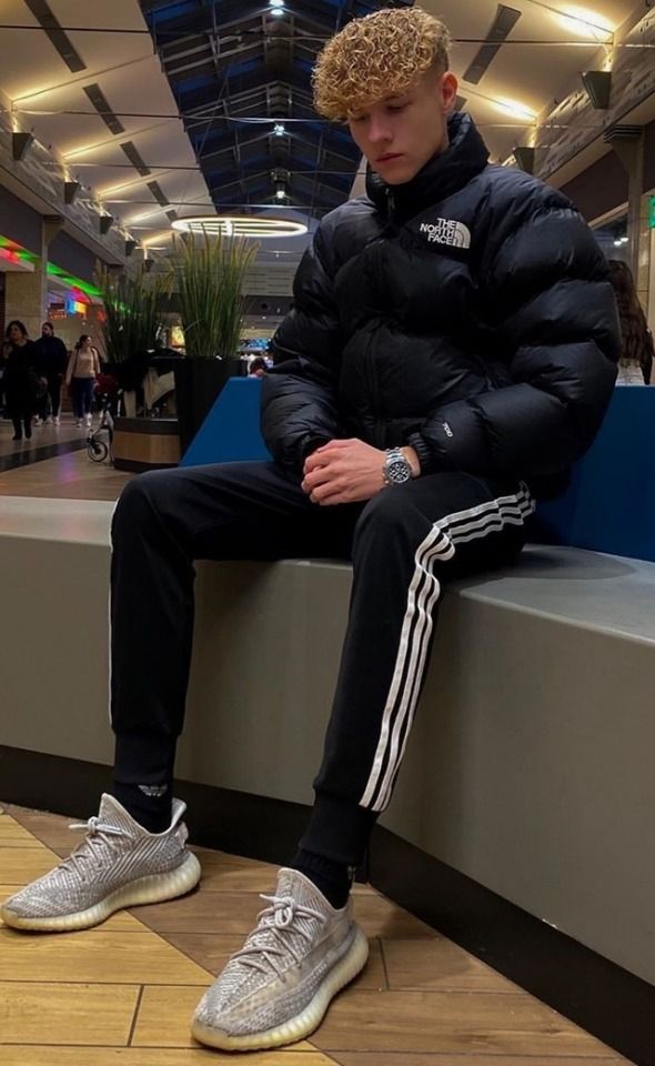 SneakersGay's tweet photo. https://t.co/lWqKgx2mZ7