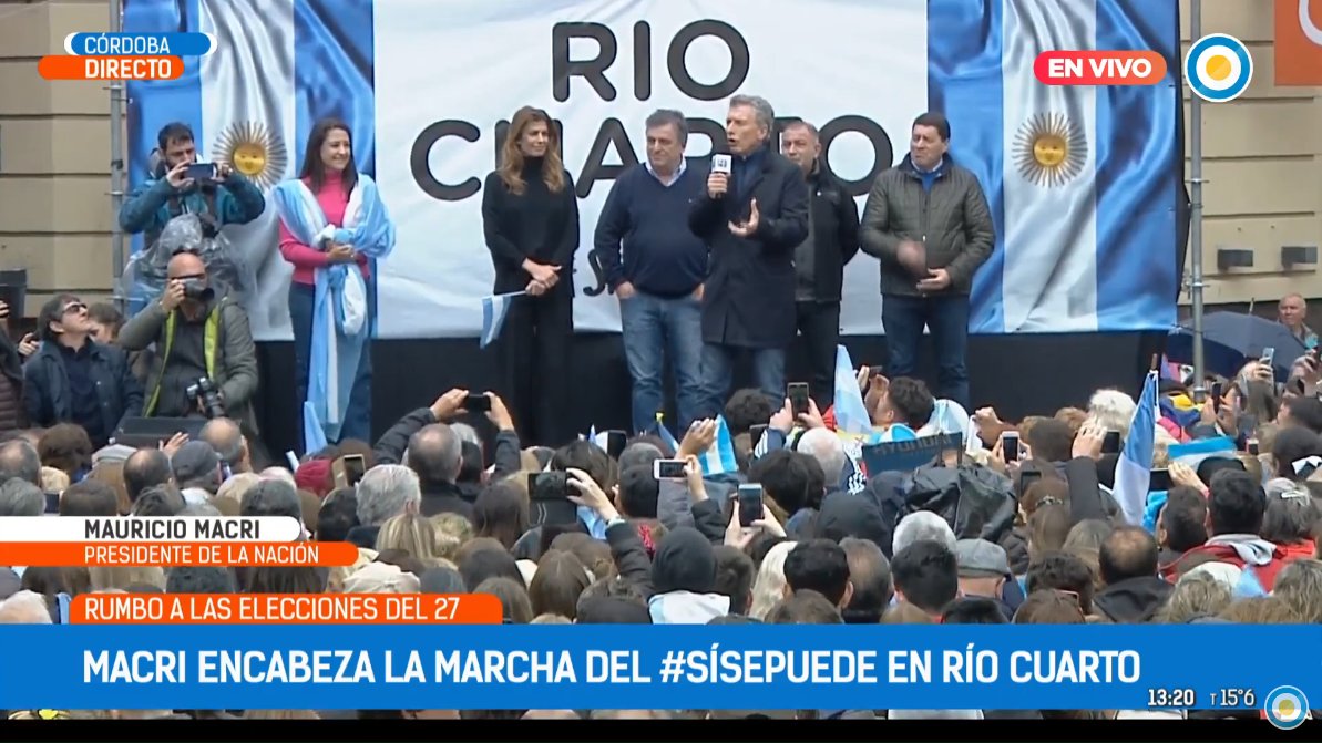 SebasAbrevaya's tweet image. Otra vez @TV_Publica interrumpe su programación para transmitir en vivo el acto partidario del oficialismo #SiSePuedeRioCuarto. Esta vez cortó una conferencia de prensa de @RLavagna para darle lugar al discurso de @mauriciomacri. Seguro q es el modelo de la BBC de @herlombardi