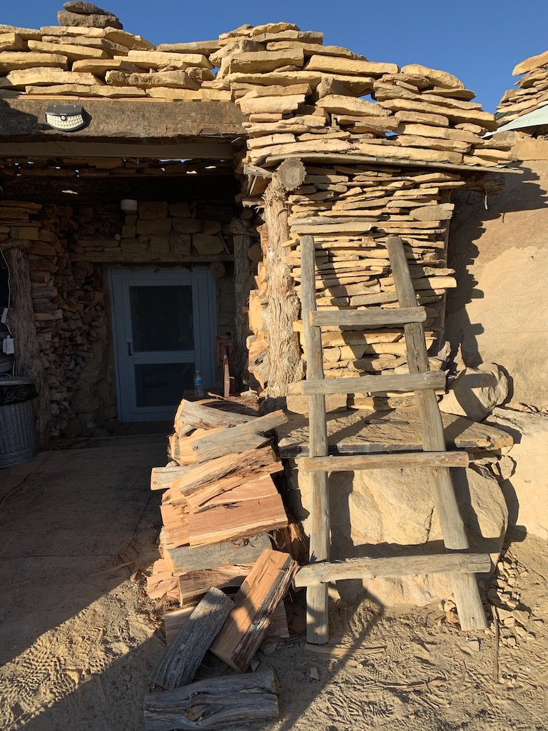 VVSFriends's tweet photo. On October 12/13, Anthropology teacher Leigh Carter and Farm Intern Sophie Jones took 5 students to the Hopi Indian Reservation to do service learning at Michael Johnson's farm near Third Mesa. https://t.co/MIQOrhUzHA