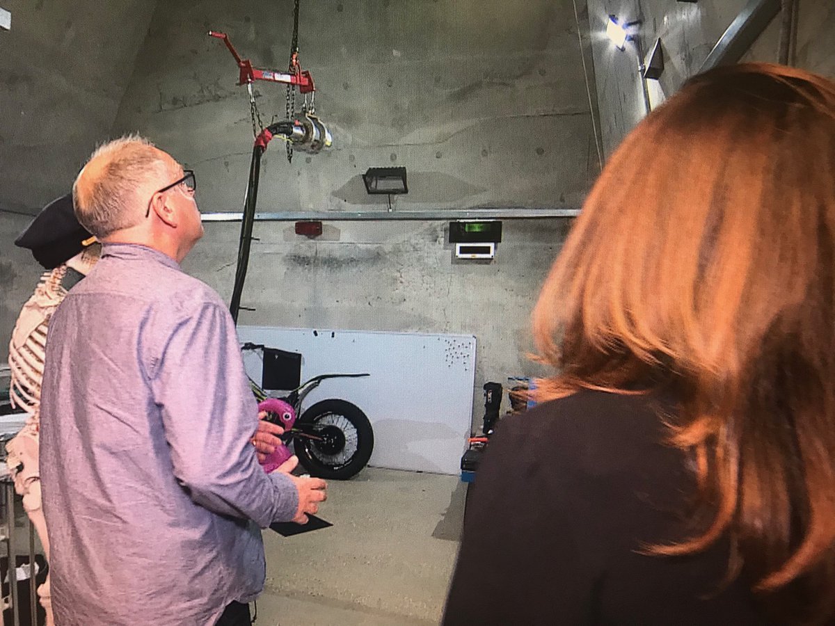 StaceyPooleITV's tweet photo. Tonight a fascinating look inside the building that’s creating x-ray art plus has picked up a top RIBA award. Join me at 6 #RIBA #nickveasey #processgallery https://t.co/Y0DQycmDeS