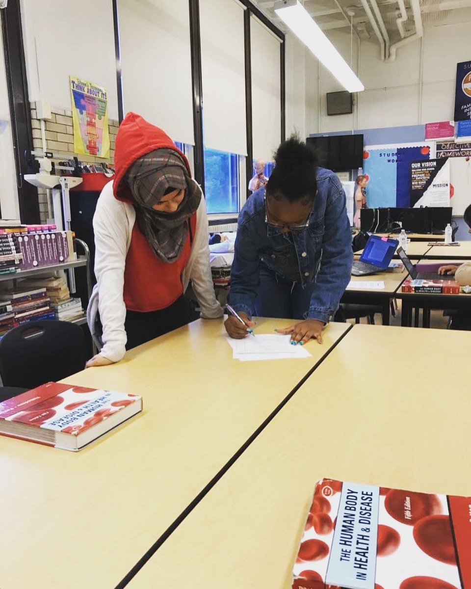 SullivanTigers's tweet photo. Sullivan’s Medical Club prepares for an International Competition! #SullivanMEDICAL #SullivanTENACITY https://t.co/eily9VhS0E