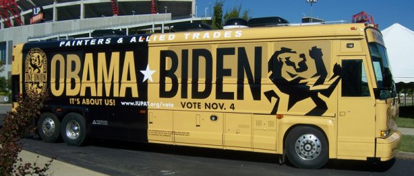 AllstarCoaches's tweet photo. Political season is in full swing. We've wrapped RVs for @CNN @cspan @NFRW @IAFFNewsDesk for @ewarren @BarackObama &amp; @JoeBiden @MittRomney &amp; @SpeakerRyan and more.

https://t.co/2fbJOLDdWi https://t.co/kL6EzJBNK4