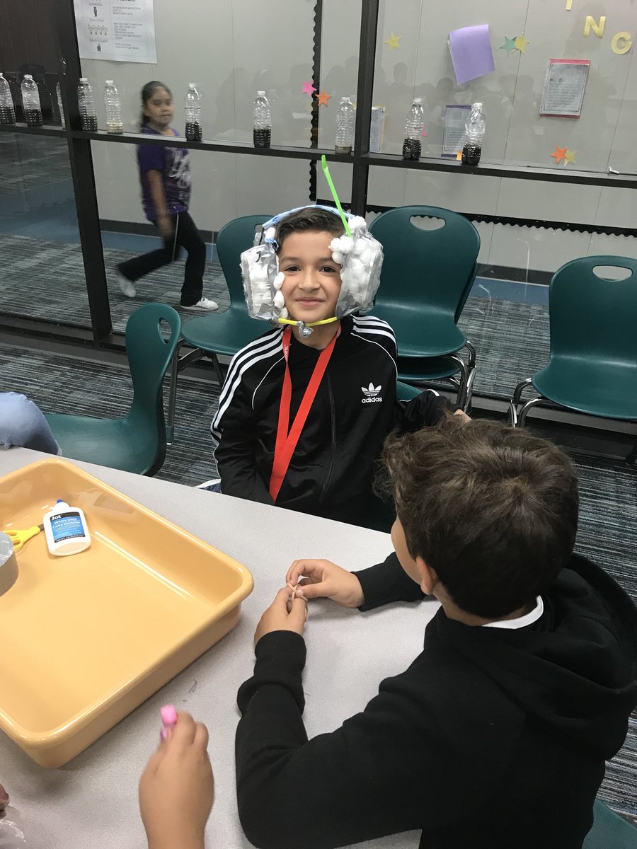 Mrs_Silverman's tweet image. Being engineers designing and testing headphones is so much fun! #studentcreated #studentengagement #liederleopardsarebettertogether #LeopardsExplore @CFISDLieder @CFISDScience
