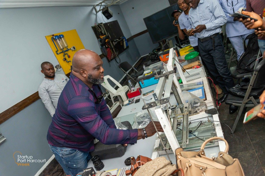 _NDLink's tweet photo. @Dabota_fubara @Soibi_ilate @MimamKristina @Samson_Goddy @ThankGodDonald @Miz_Impeccable @DirectPHC @PHSpaceApps @phcityonline @awesonaustin @chiomaezenwafo @thereal_honey_ @MysticalEm @EfreKufre @techcreekng @NigeriaInfoPH @CoolFMNigeria @PINDFoundation @marleyblueph @thebookpodng @CreativeHubPH @sprinthubmobile These are some more amazing shots taken at #360Hub showing some of the designs and prototypes in the hub

This is why technology is the future.

#NDLink #Oil2tech #StartupPortharcourt #NigerDelta https://t.co/G6QO7HaYA4