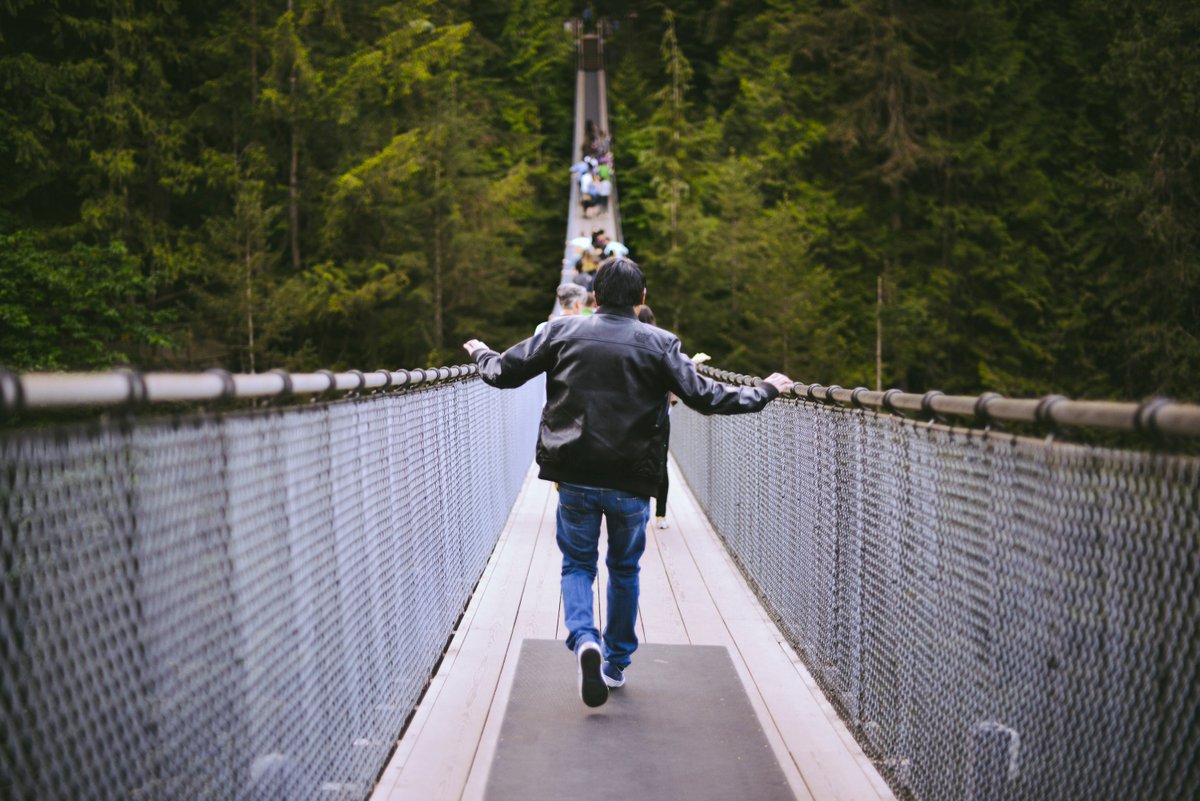 capbridge's tweet photo. The days are getting shorter and so are our park hours. We are now open 9am-5pm daily! #capbridge130 #explorebc #vancity #vancouver #northvan https://t.co/N0Q3bpTgZt