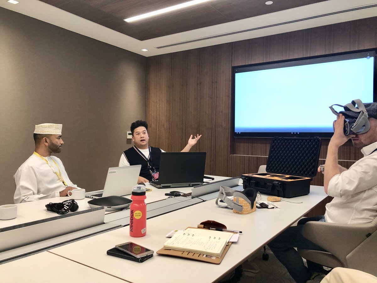 DropsOmanChapt1's tweet photo. In collaboration with @opal_oman #DROPS Oman received a representatives from CAP Netherland system developers to evaluate the state of the art VR training specialized in DROPS safety awareness. 
Thank you @Shell_Oman for hosting the meeting. 
#DROPPED_Objects_Killers https://t.co/ldbIEOFzr4