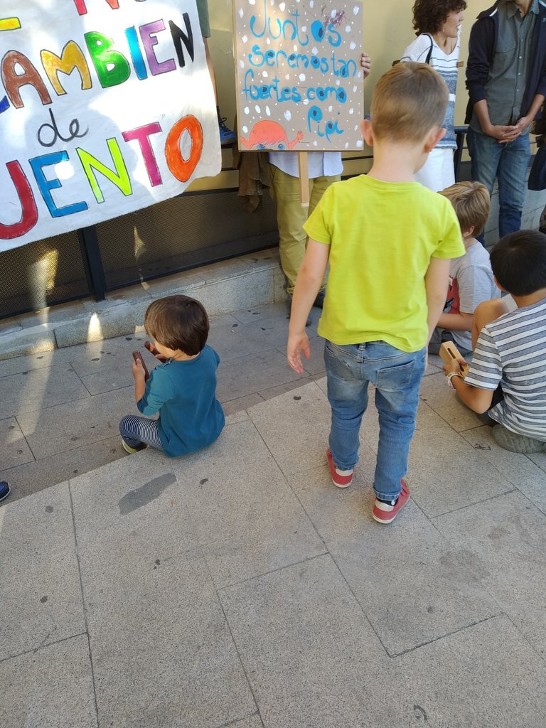 Solomillito's tweet photo. Se lo pedimos al ayuntamiento! #quenotecambiendecuento @Ayto_Sevilla @canalsur https://t.co/auPktDDNCt