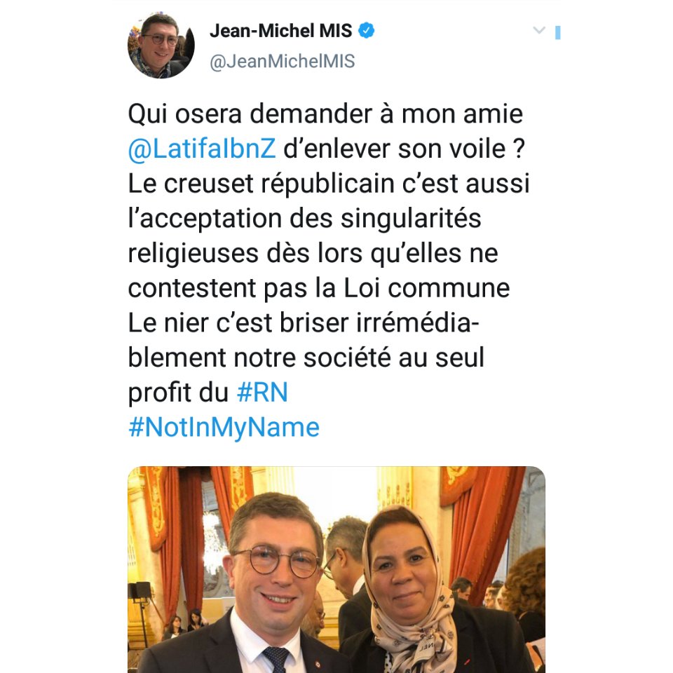 nimeCompte1's tweet photo. # NotInMyName 
LREM contre #EnMarche, EnMarche contre #LREM ? 😵
Vous y croyez ?!!
Ou, c'est juste une stratégie comme tant d'autres avant les #Municipales2020 🤔
#GiletsJaunes #PompiersEnColere 
#CastanerDemission #Macron #Voile #Blanquer https://t.co/HW4w8y8K6B