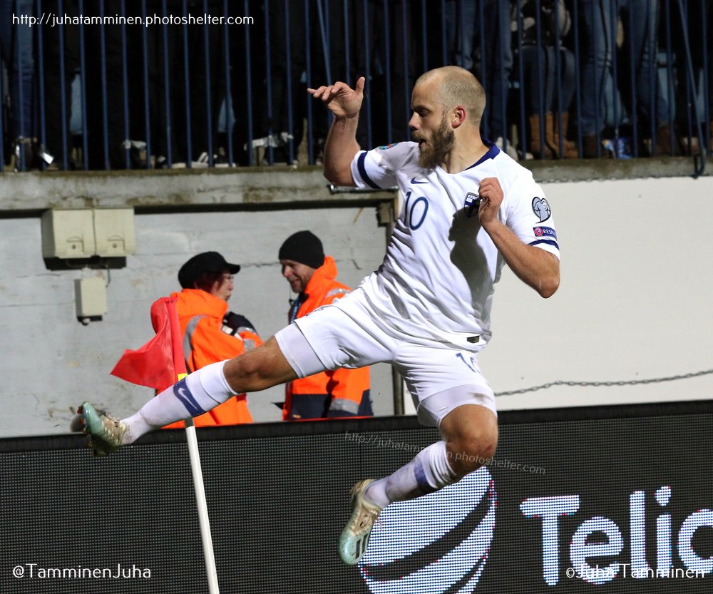 TamminenJuha's tweet photo. Teemu Pukki show #Huuhkajat #TeemuPukki #FINARM https://t.co/sbz2OeHUzL
