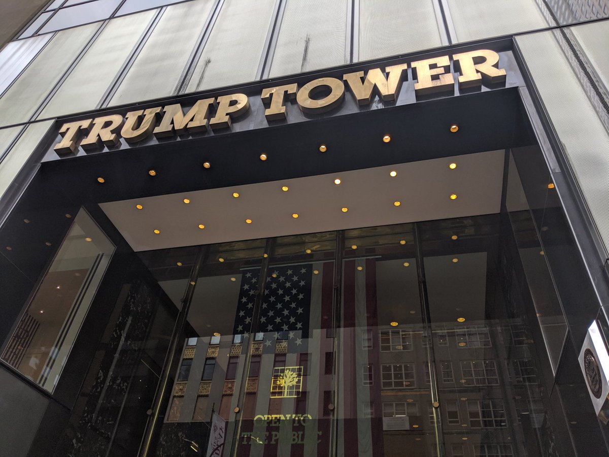 AmberHochtritt's tweet photo. @POTUS Visitng NY for the first time and had the privilege of visiting your tower. Beautiful building! https://t.co/gbpjO0RDLQ