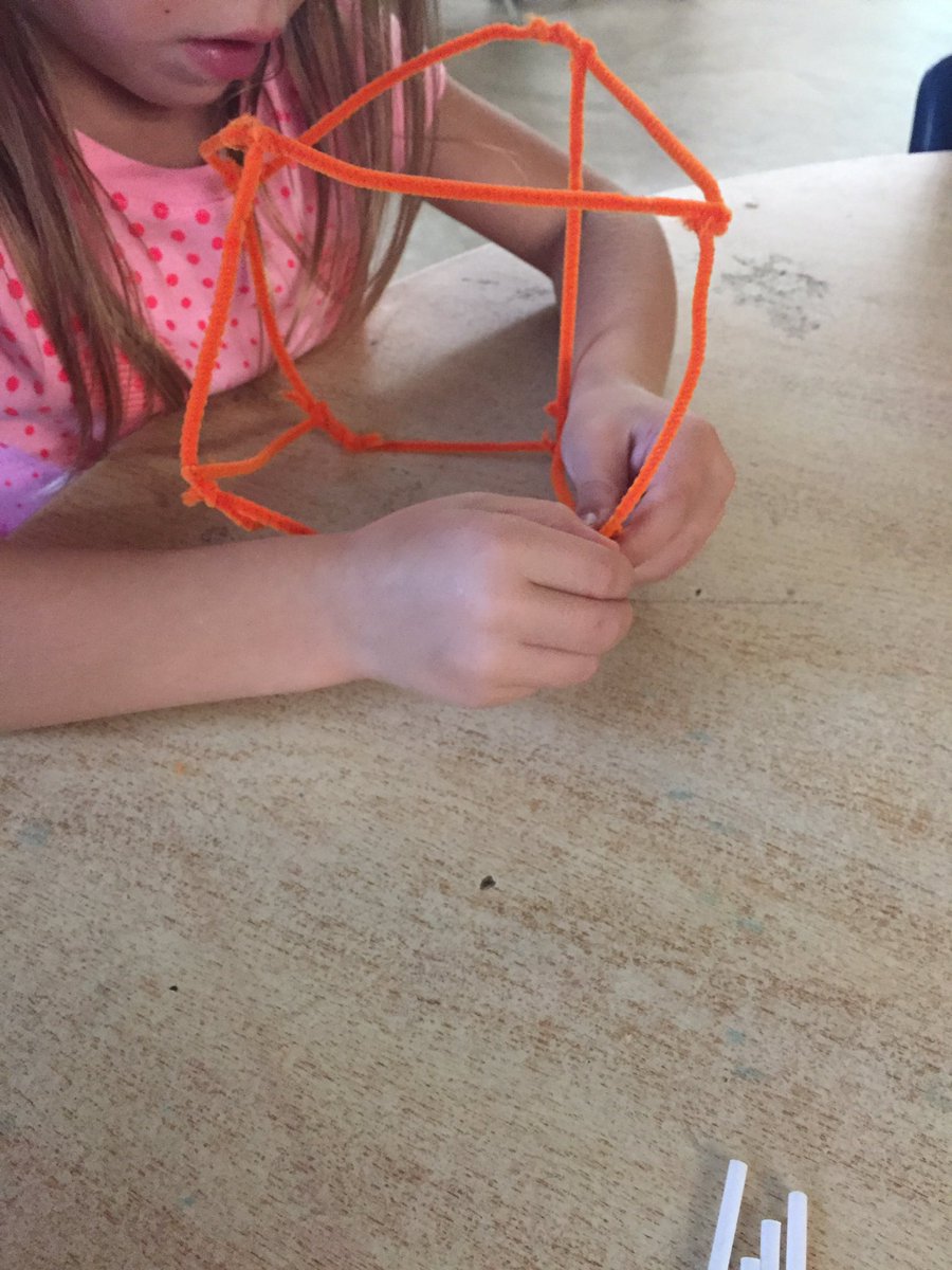 MissCourtneySm1's tweet photo. Today, during our #steamWednesday we built #spooklythesquarepumpkin using only pipe cleaners and straws. There were a lot ofโI canโt do itโsโ but after a little bit, success starting creeping up and Spooklyโs were taking shape!
#steamlearning @GEDSB @jl_school https://t.co/GiTCY7ylDp