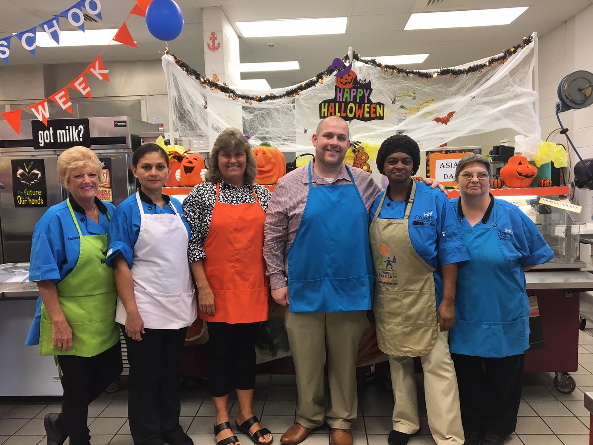 I had the pleasure to serve along side the BESt  crew ever! I can’t wait to do it again! <a href="/BESClippers/">Bridgeton Elementary School</a> <a href="/denisefsmith68/">Denise Smith</a> #sailandprevail